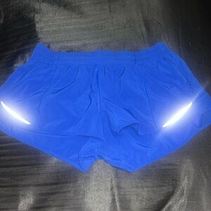 Lululemon Hotty Hot size 10 2.5in